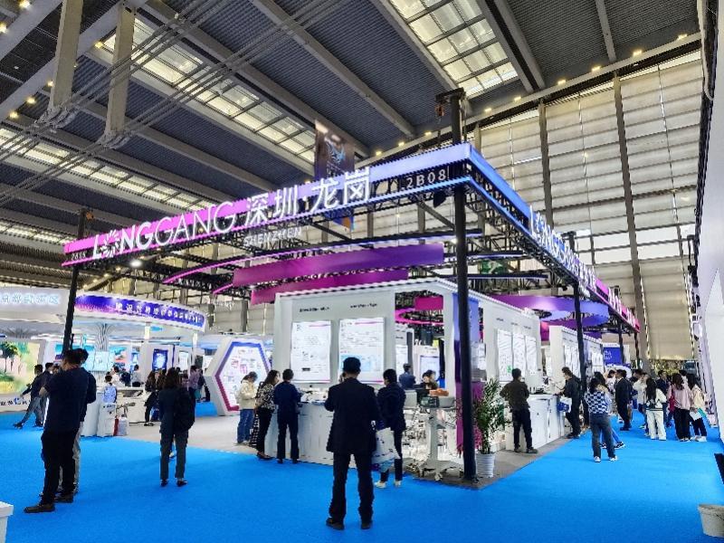龍崗展區攜近百產品亮相深圳國際醫療器械展，彰顯產業集聚與創新實力